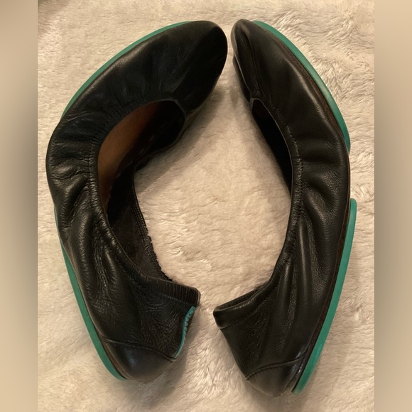 Black Leather Women's Ballet Flats - Picture 3 of 5